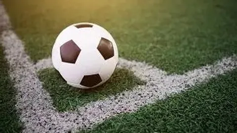 王宝强携10岁儿子王子豪工作室亮相，皮肤白皙似妈妈